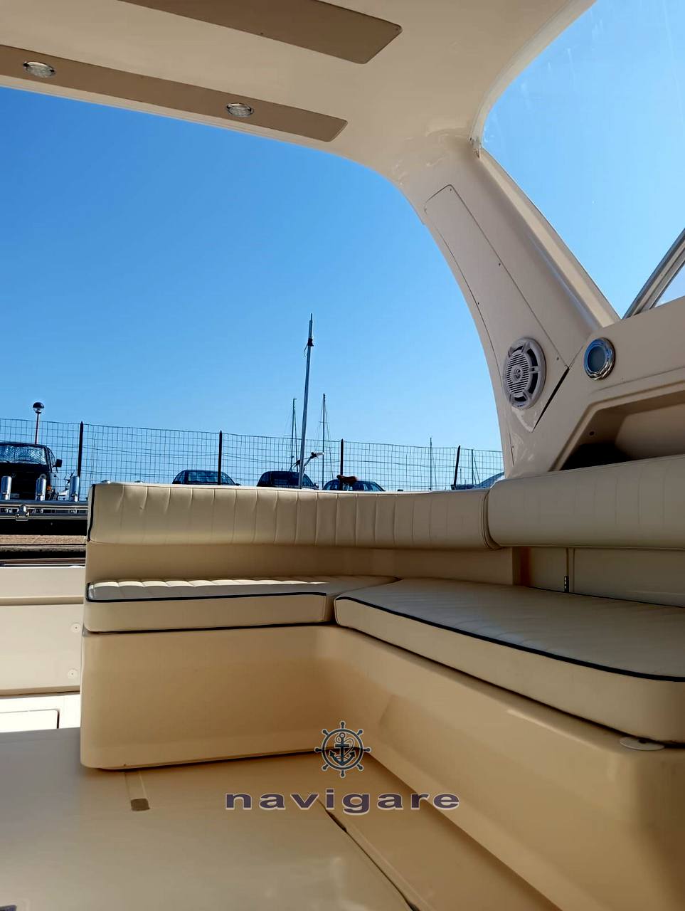 Cayman yachts 30 wa