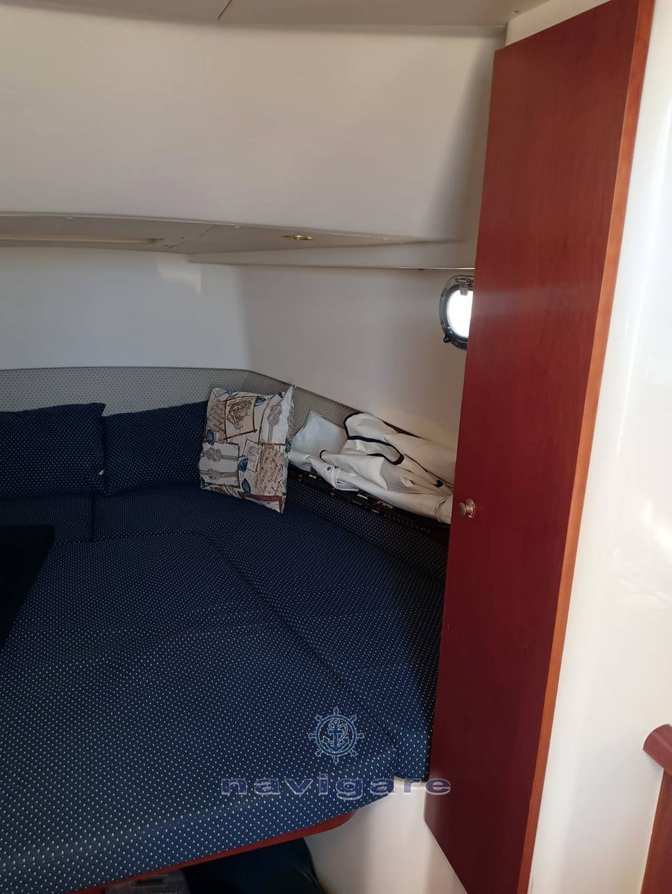 Cayman yachts 30 wa