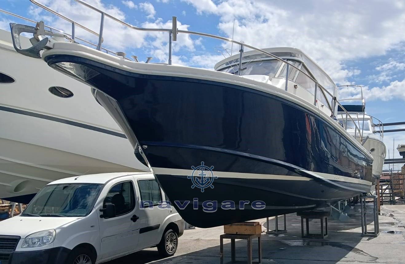 Cayman yachts 30 wa