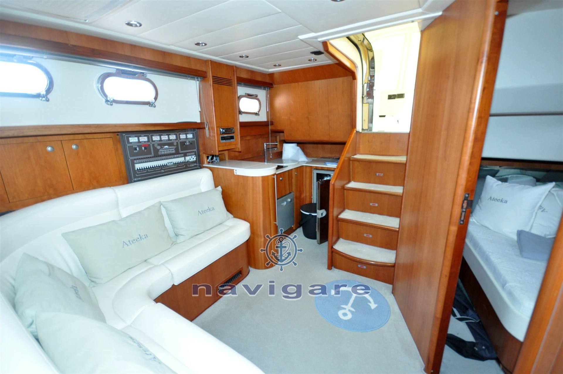 Cayman yachts 43 w.a.