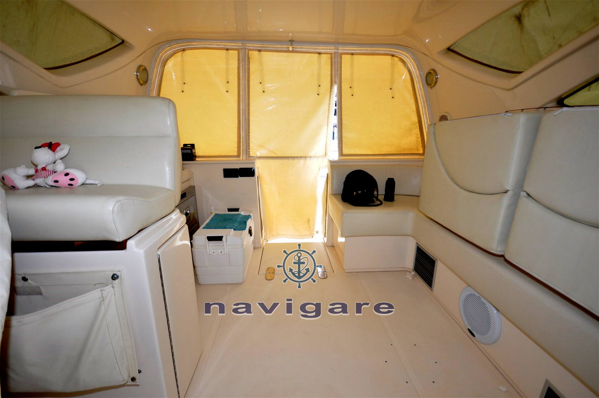 Cayman yachts 43 w.a.