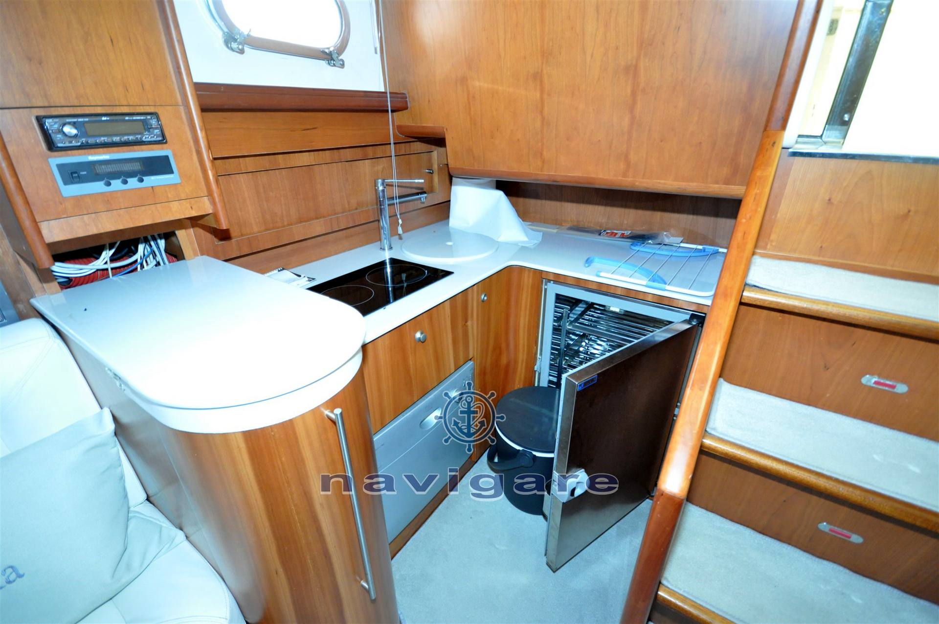 Cayman yachts 43 w.a.