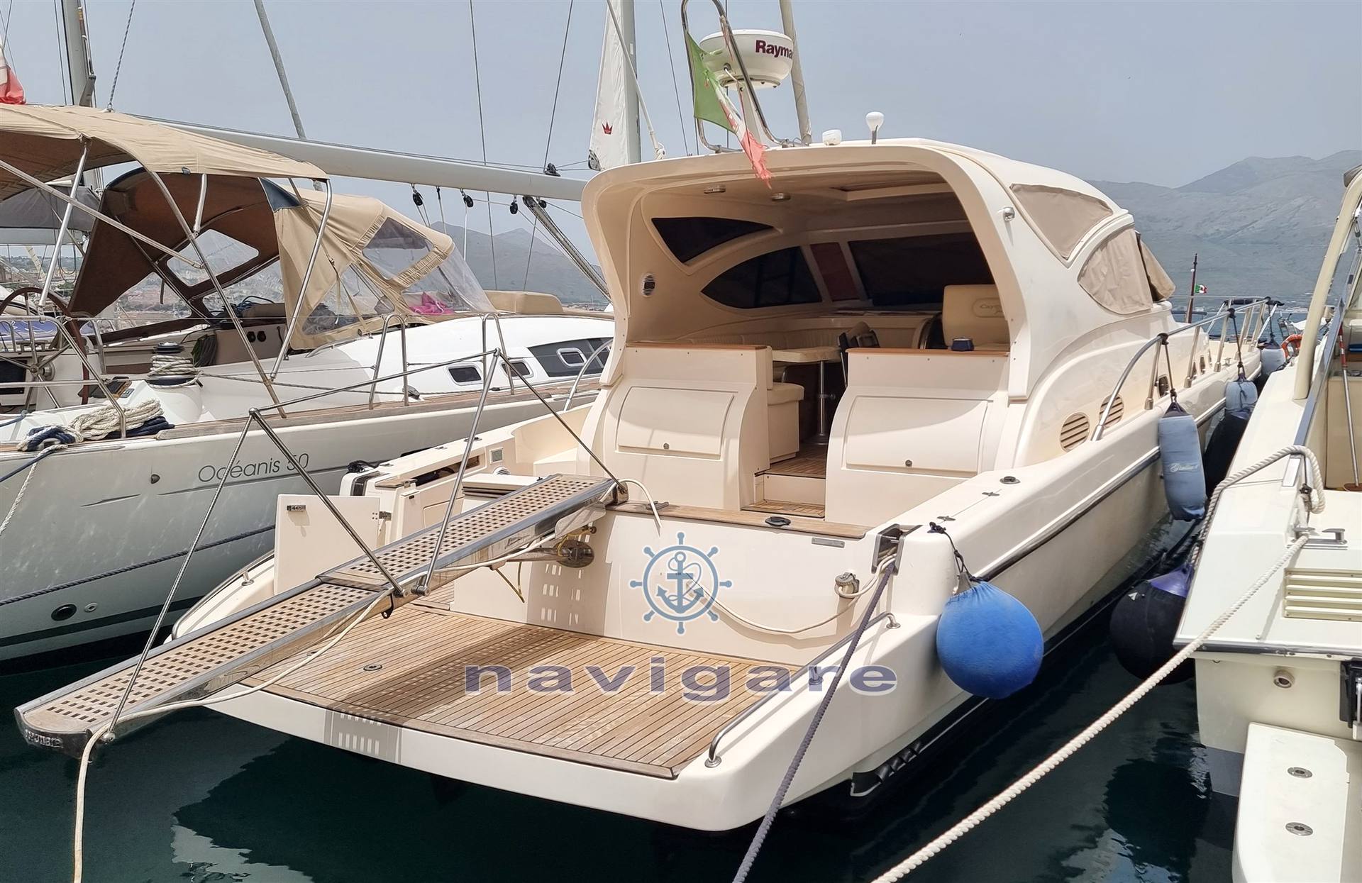 Cayman yachts 43 wa