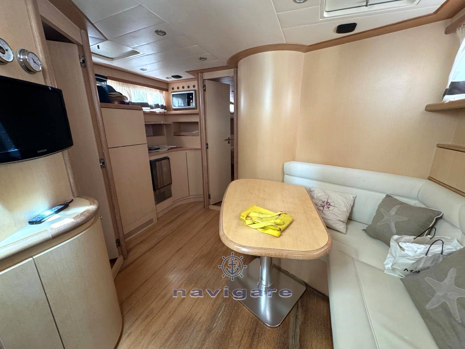 Cayman yachts 43 wa
