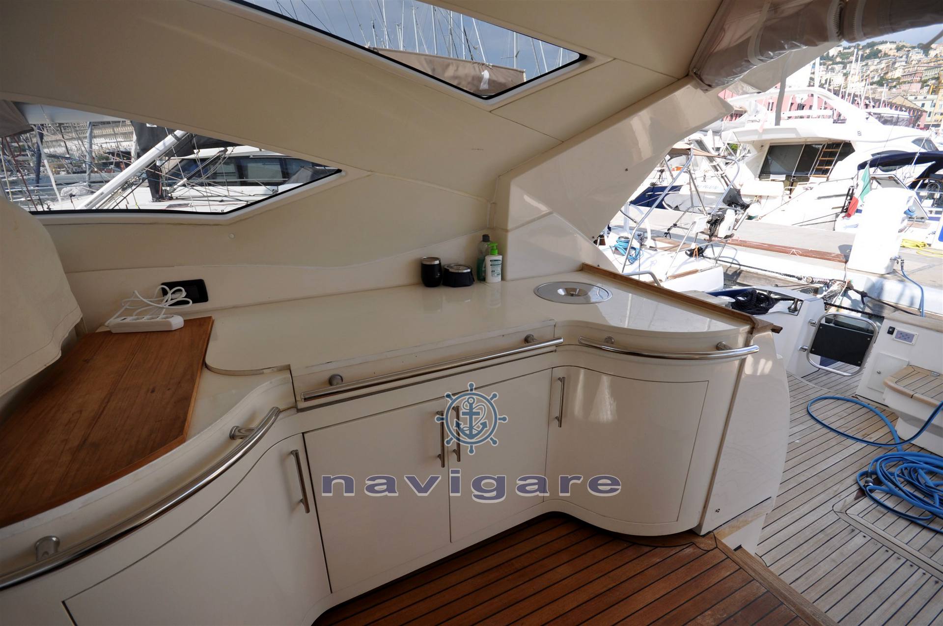 Cayman yachts 52 wa
