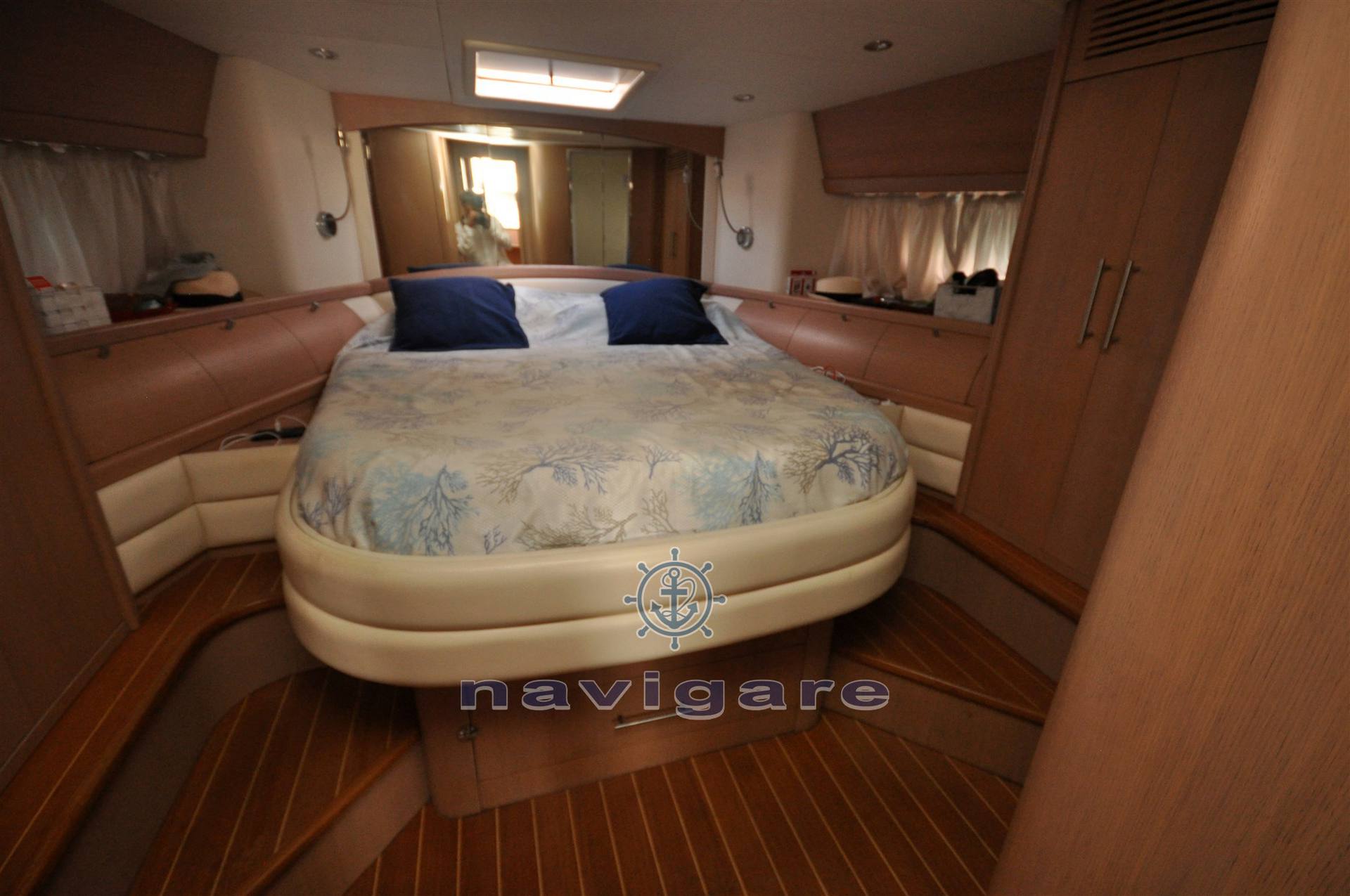 Cayman yachts 52 wa