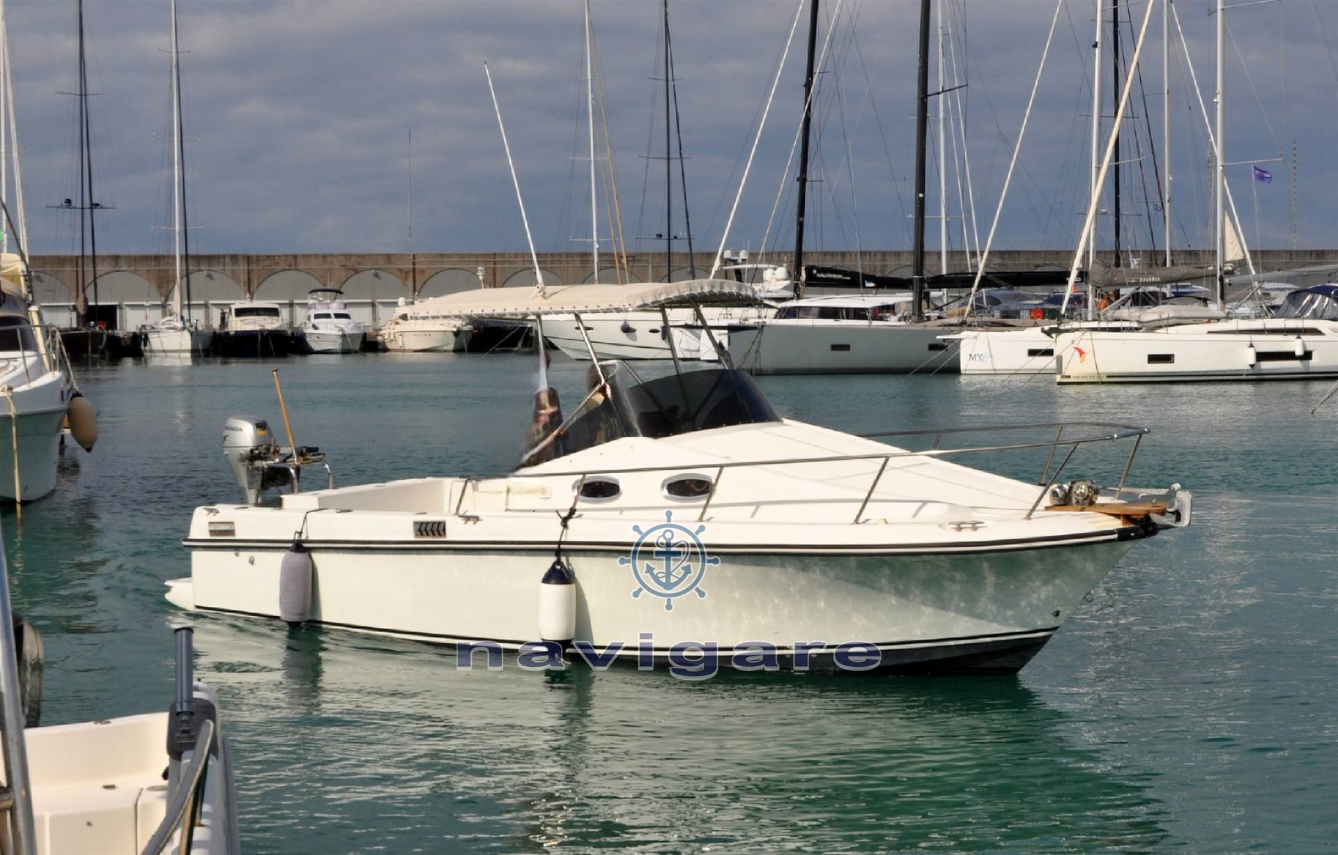 Royal yacht group Harpoon 255 walkaround
