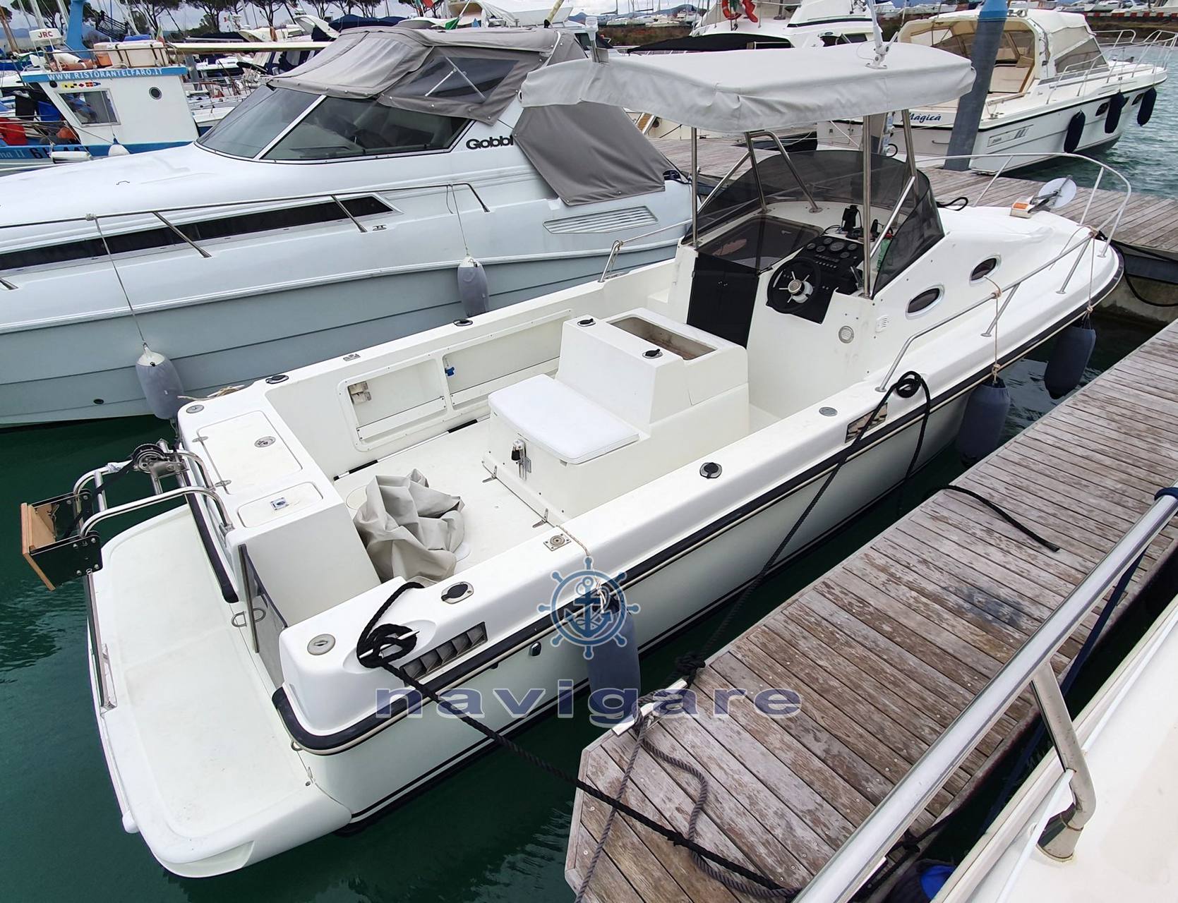 Royal yacht group Harpoon 255 walkaround