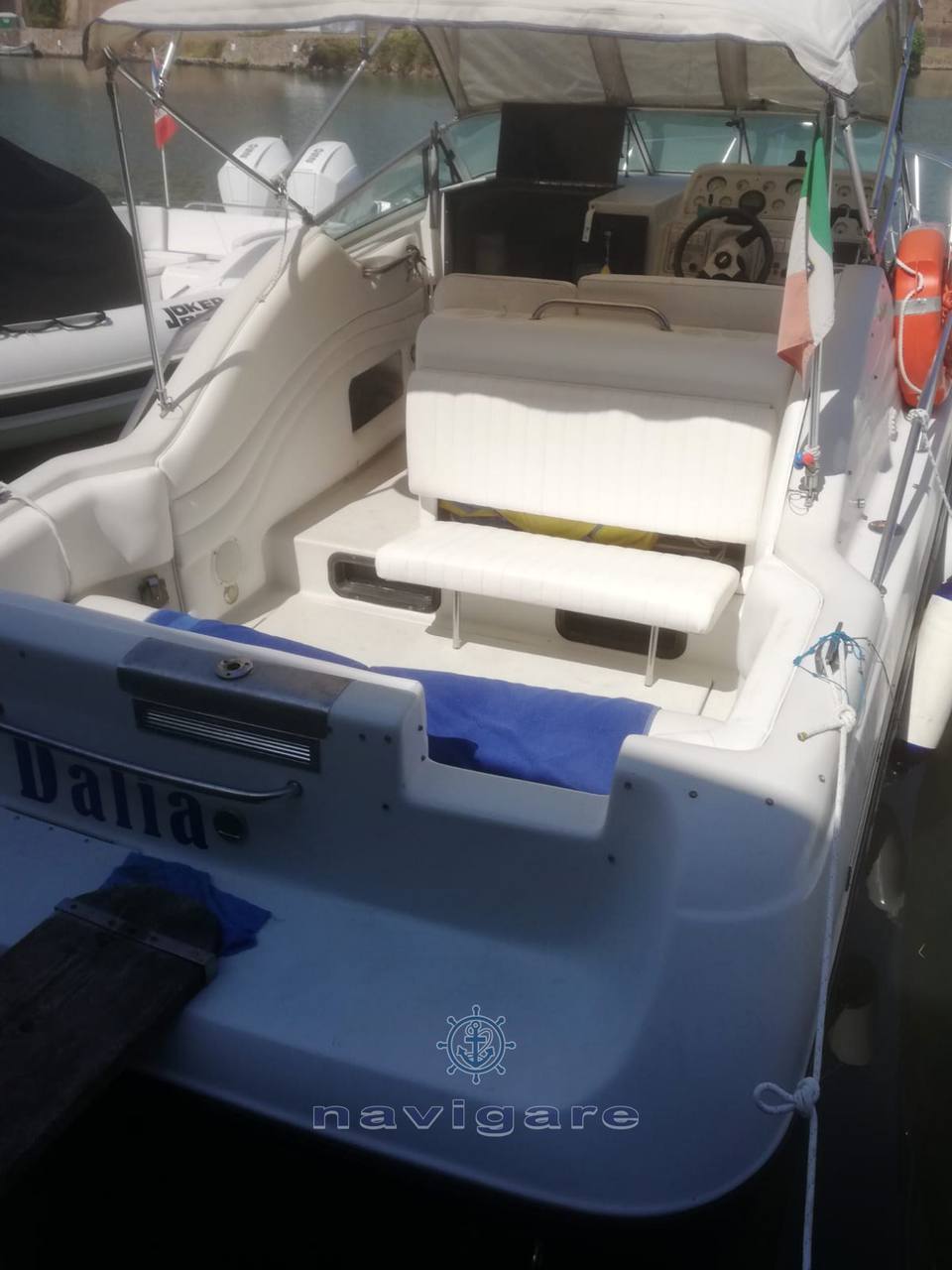 Crownline 250 cr قارب بمحرك مستعملة للبيع