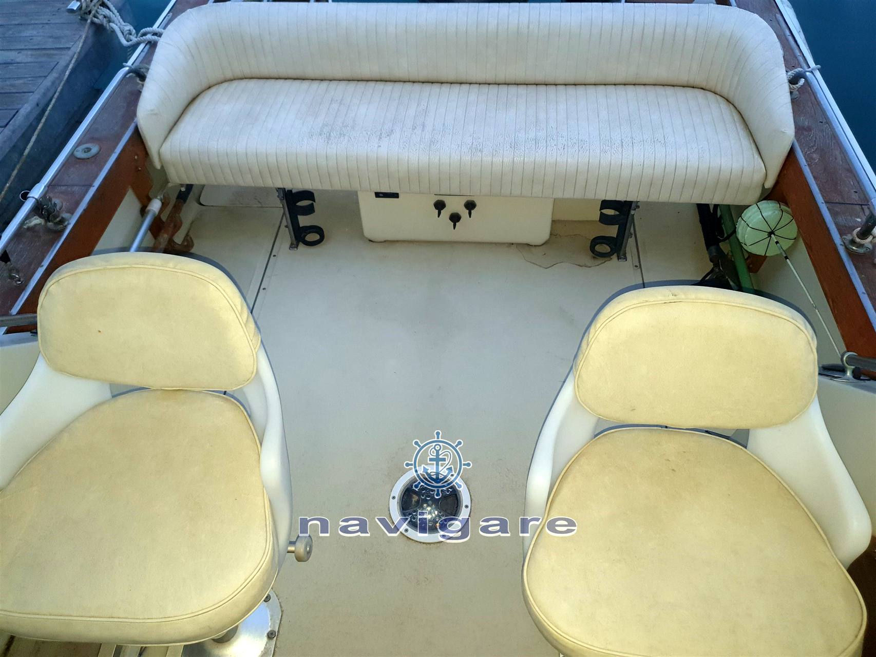 Boston whaler 20 revenge Motor boat used for sale