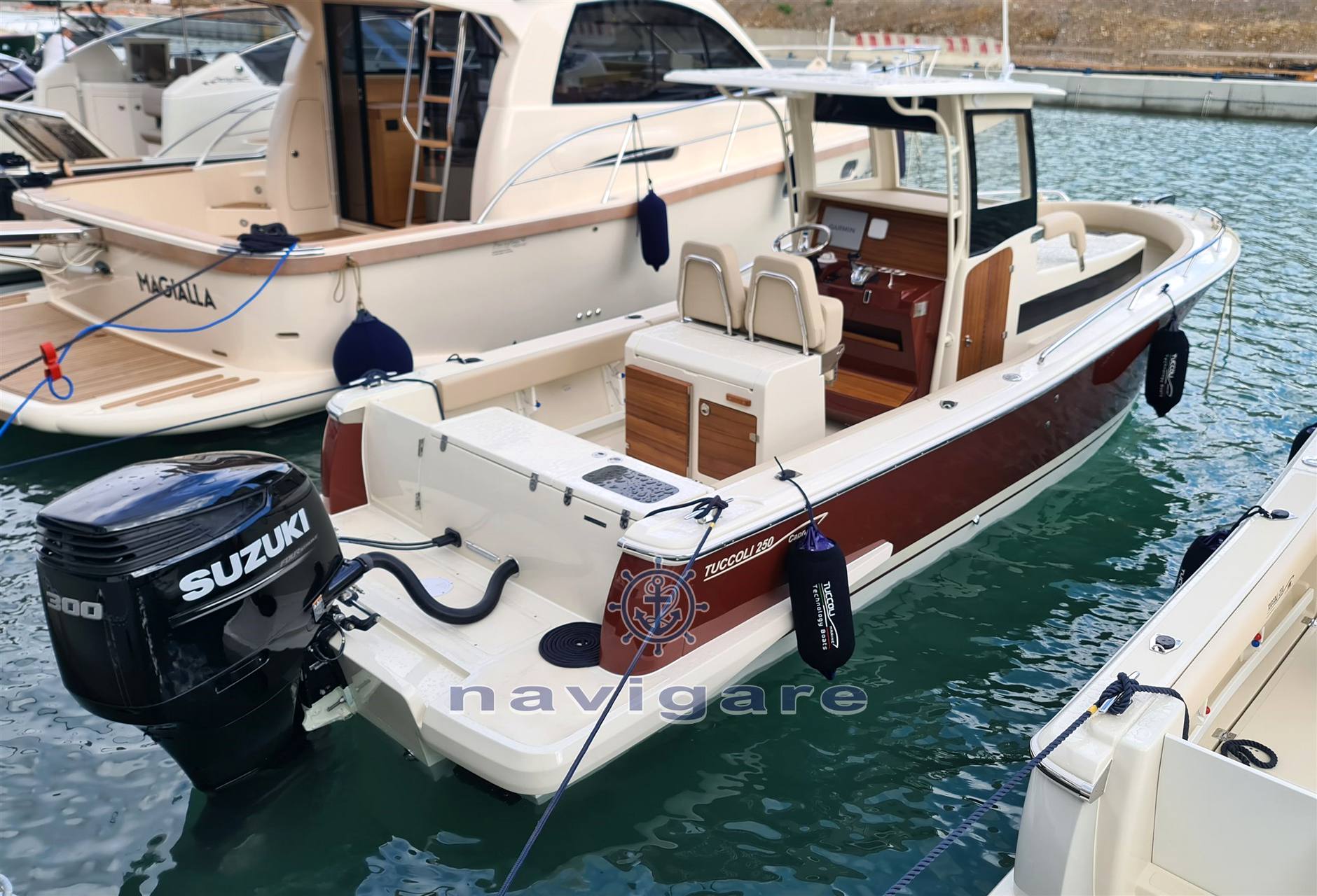 Tuccoli marine T250 capraia calarossa Otros