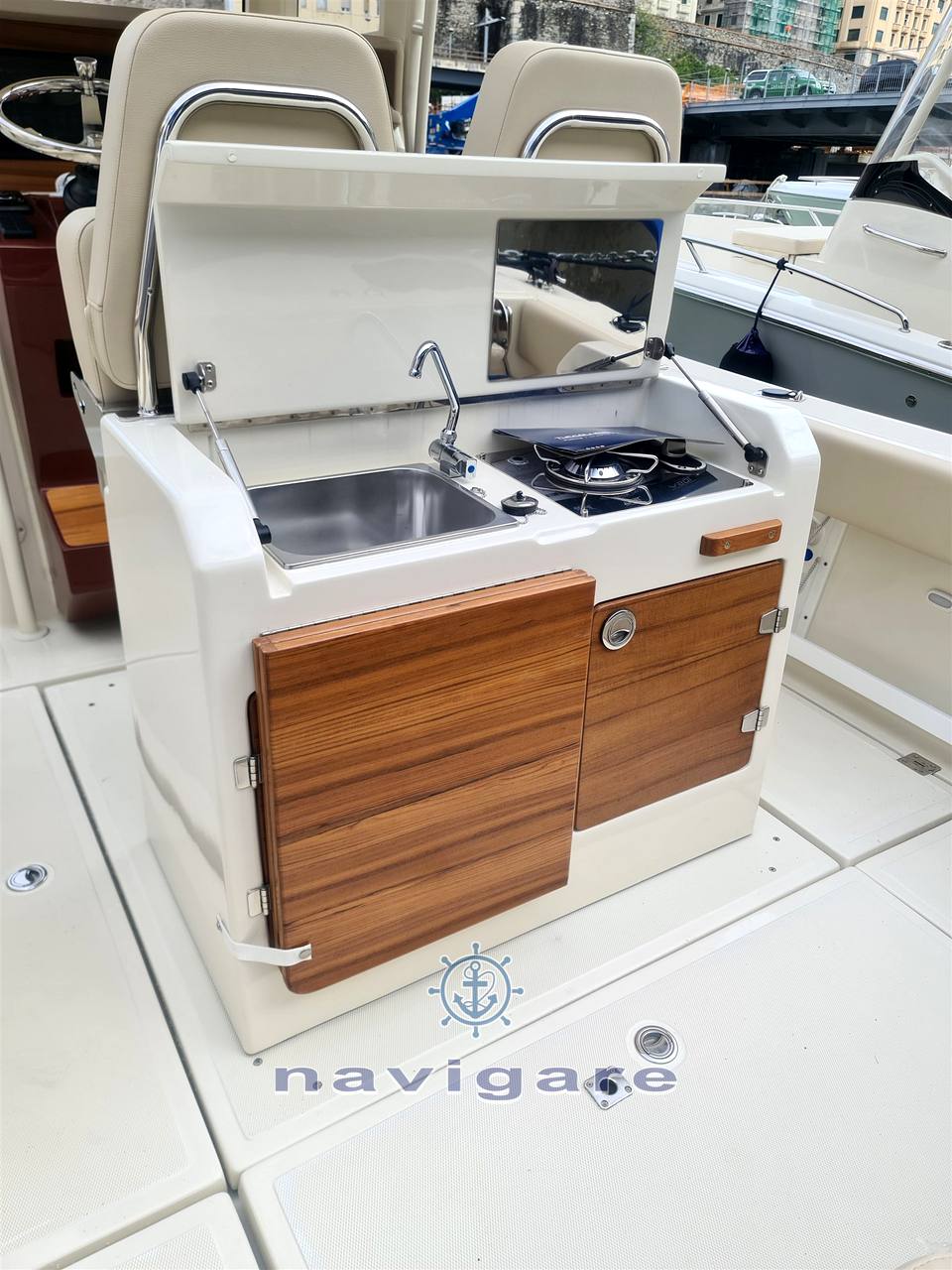 Tuccoli marine T250 capraia calarossa bateau à moteur