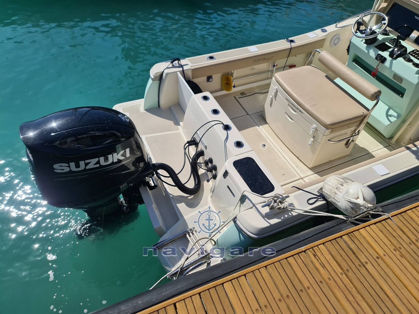 Tuccoli marine T210 giannutri bateau à moteur