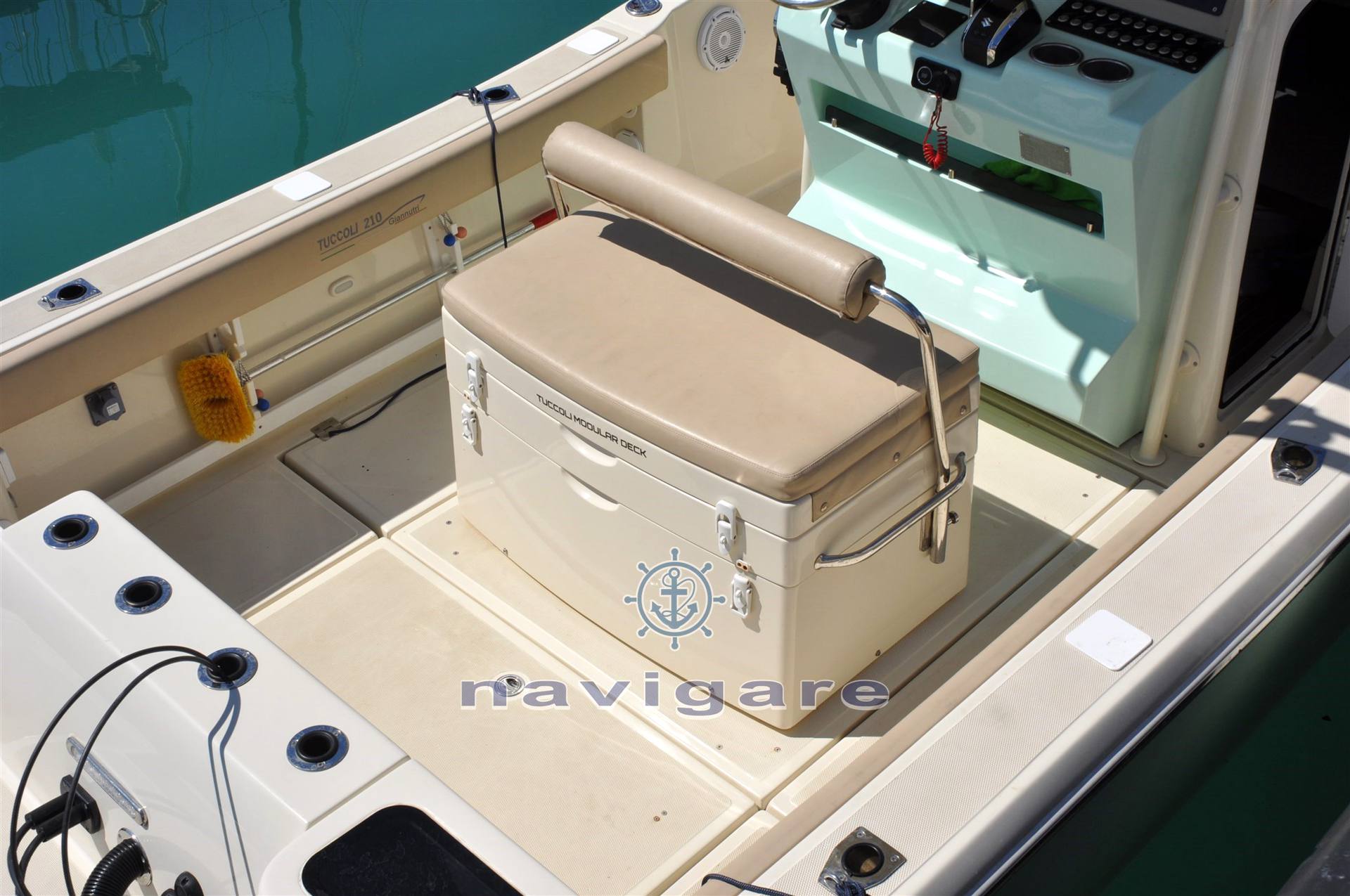 Tuccoli marine T210 giannutri Barco de motor usado para venta