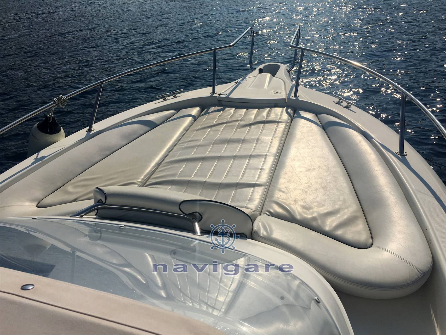 Kelt White shark 248 sundeck Barco de motor usado para venta