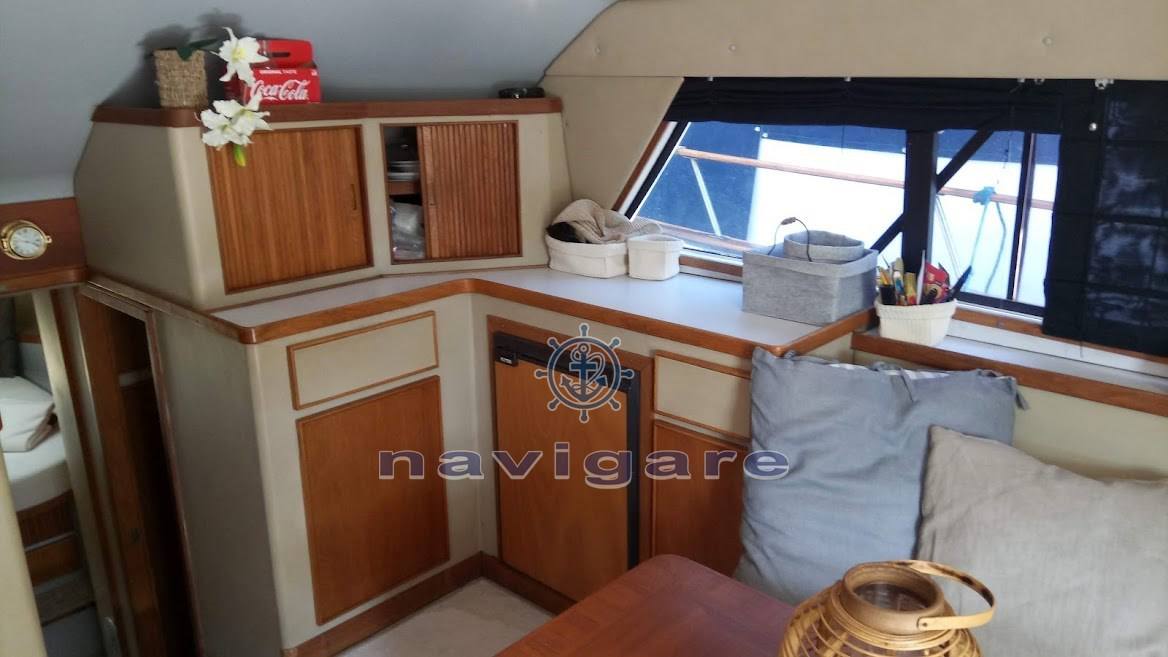 Bertram yacht 37' sf قارب بمحرك مستعملة للبيع