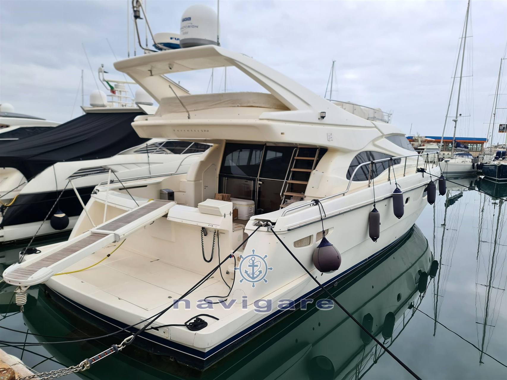 Ferretti yachts Ferretti 590 驾驶桥楼 使用