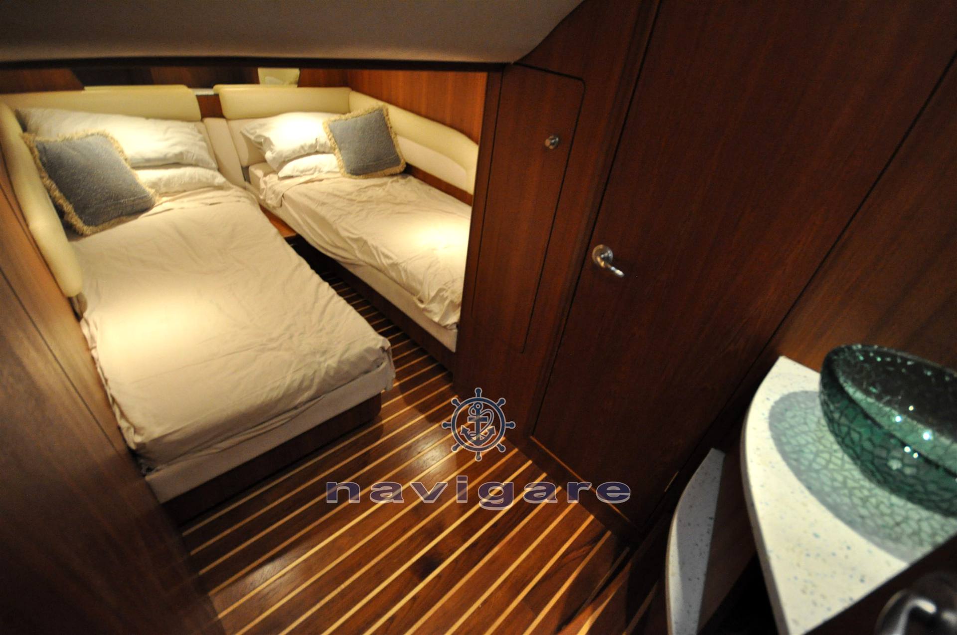 Tiara yachts 4300 sovran 照片