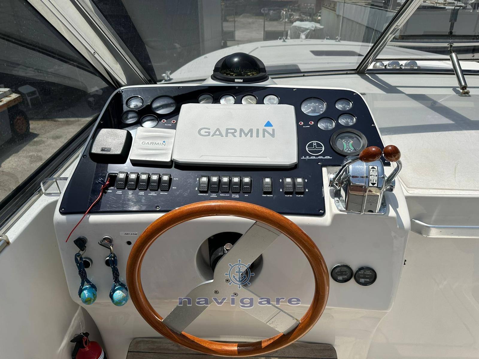 Itama 46 Day cruiser