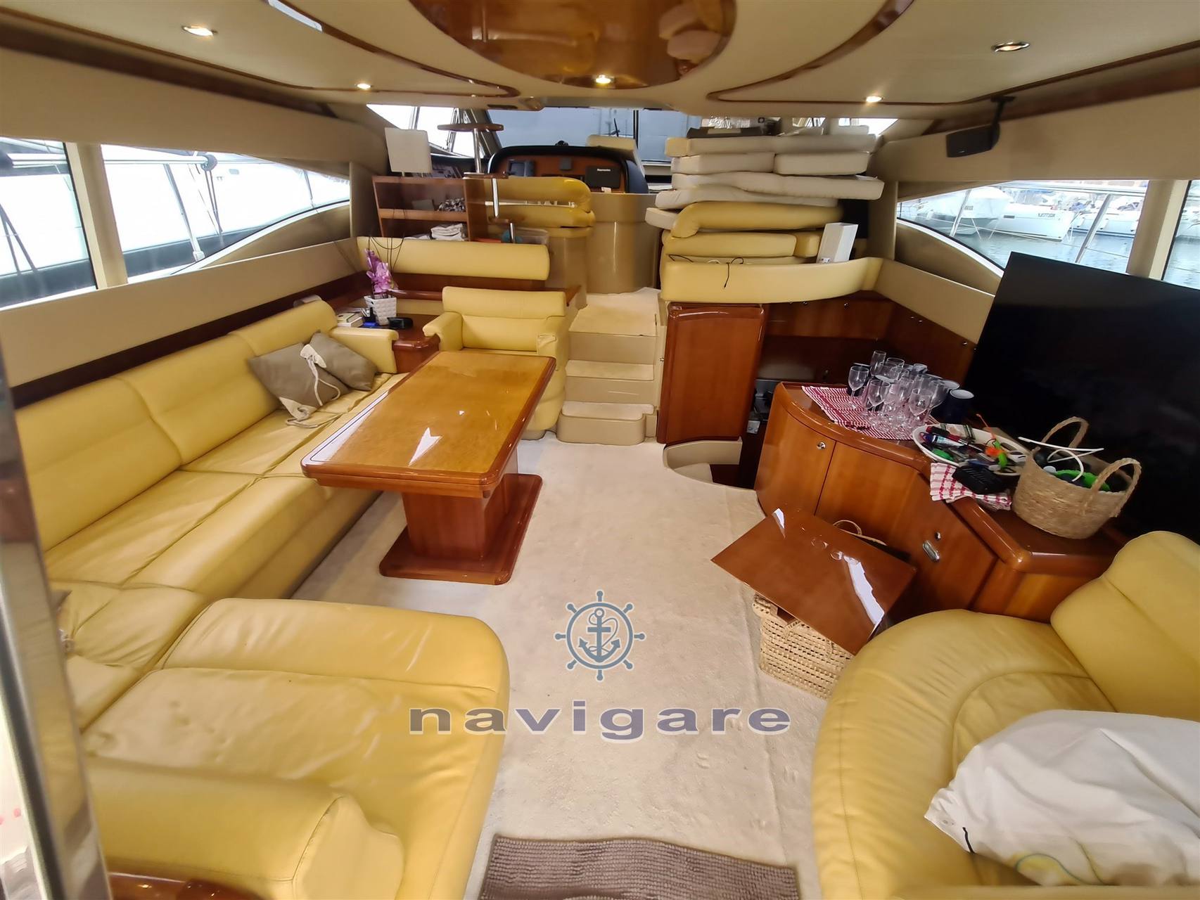 Ferretti Yachts FERRETTI 590 Моторная лодка используется для продажи