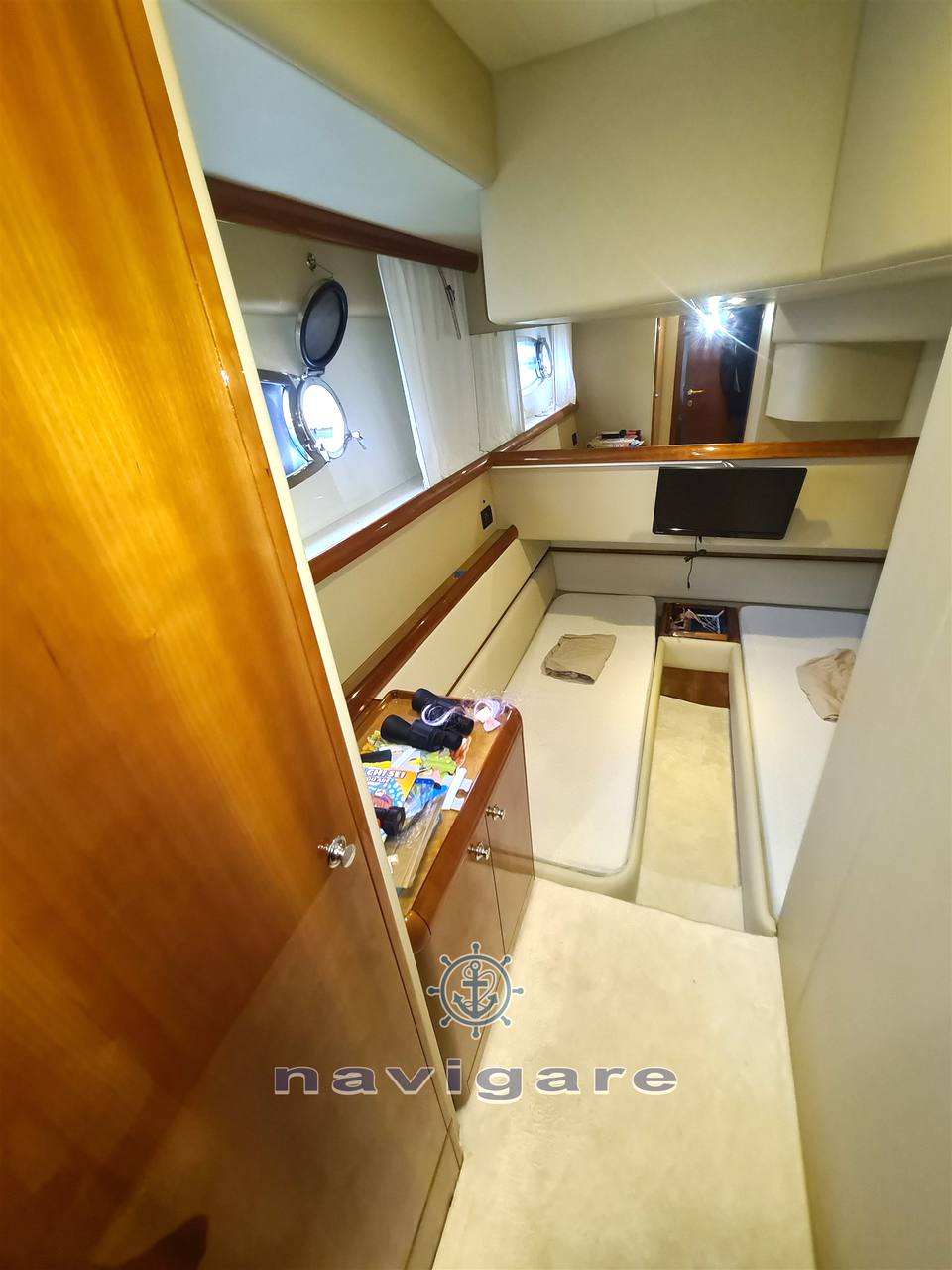 Ferretti Yachts FERRETTI 590 Фото