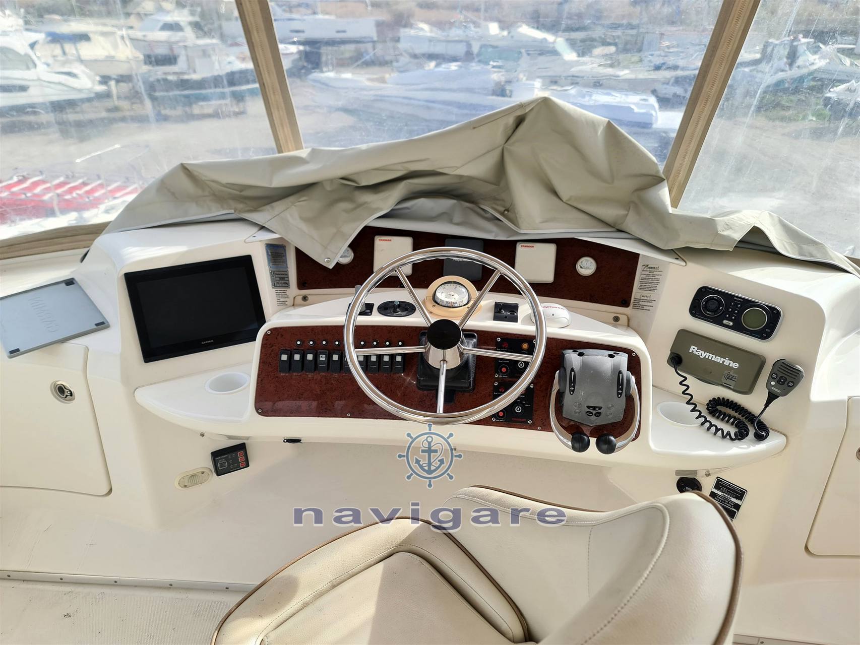 Silverton SILVERTON 36 CONVERTIBLE используется