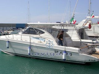 Cayman Yachts 43 wa