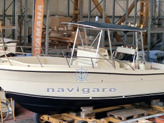 Pursuit 2870 center console