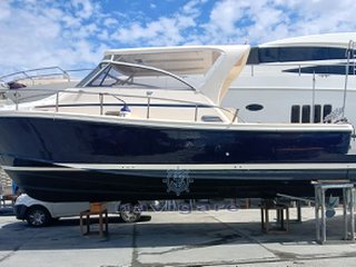 Cayman yachts 30 wa