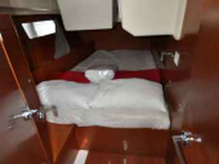 Beneteau Oceanis 41.1 - Photo 9