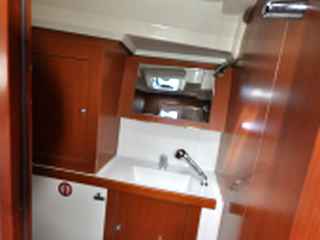 Beneteau Oceanis 41.1 - Photo 13