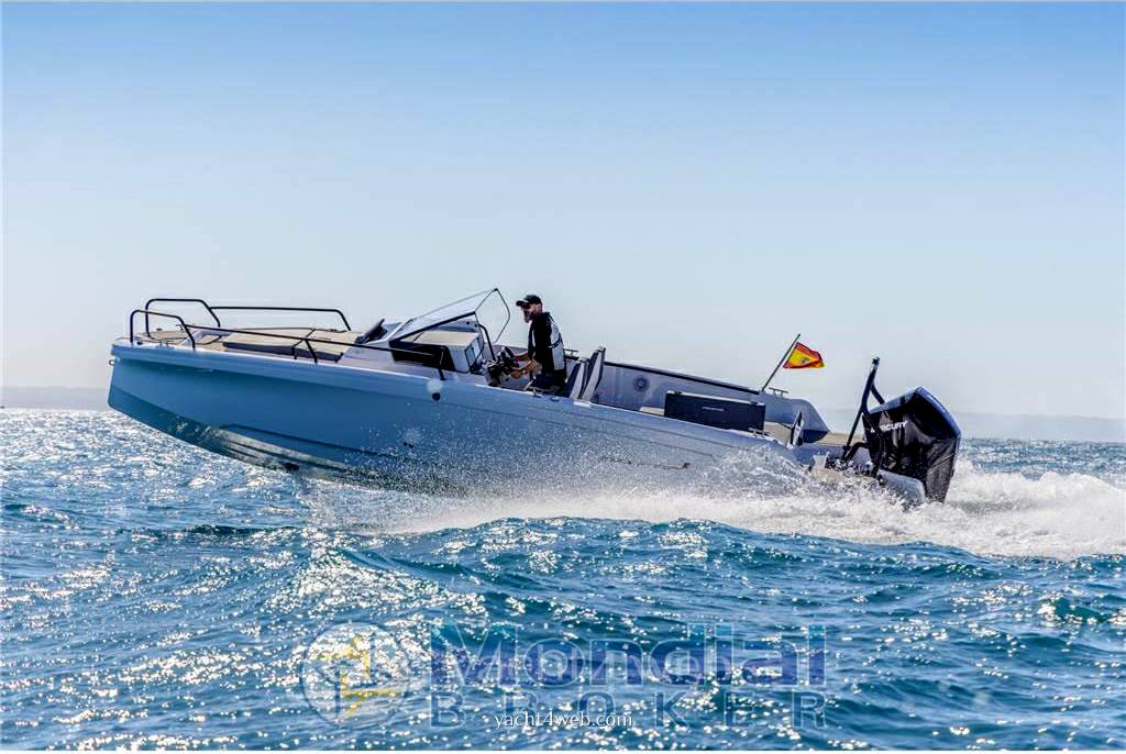 Axopar 25 cross bow قارب بمحرك جديد للبيع