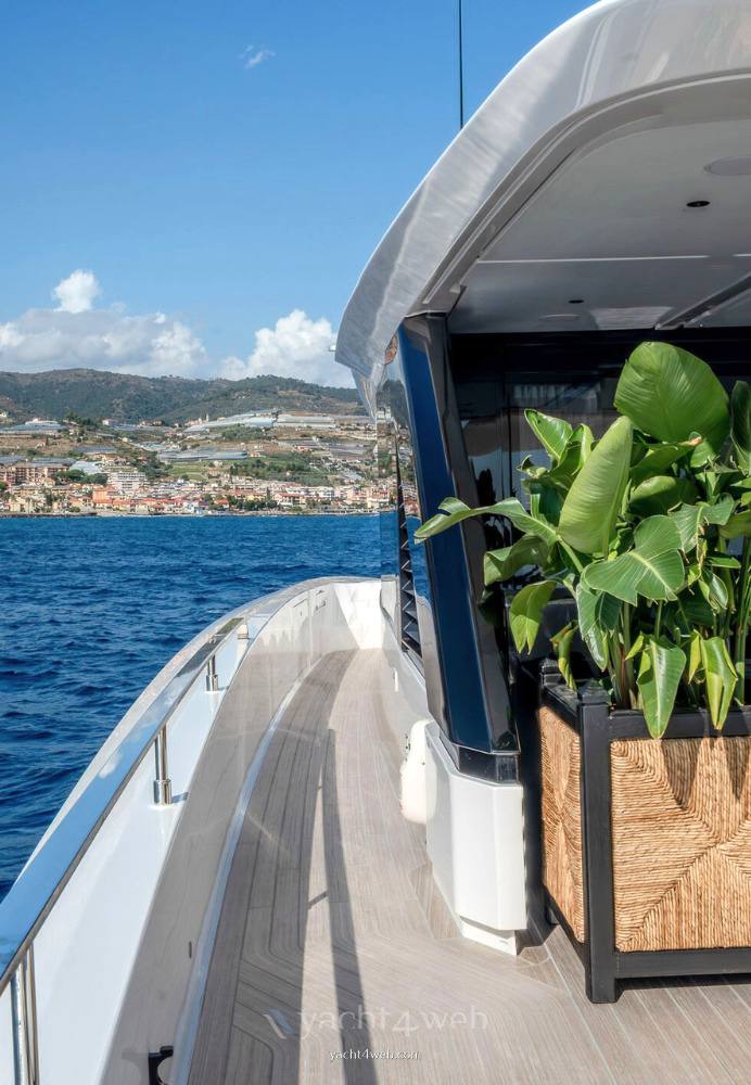 Ferretti infynito 90 26,52 metri – varo 2025