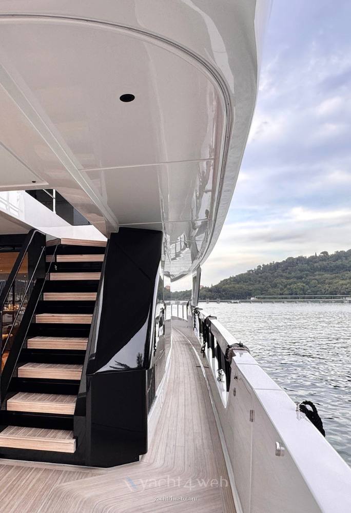 Ferretti infynito 90 26,52 metri – varo 2025