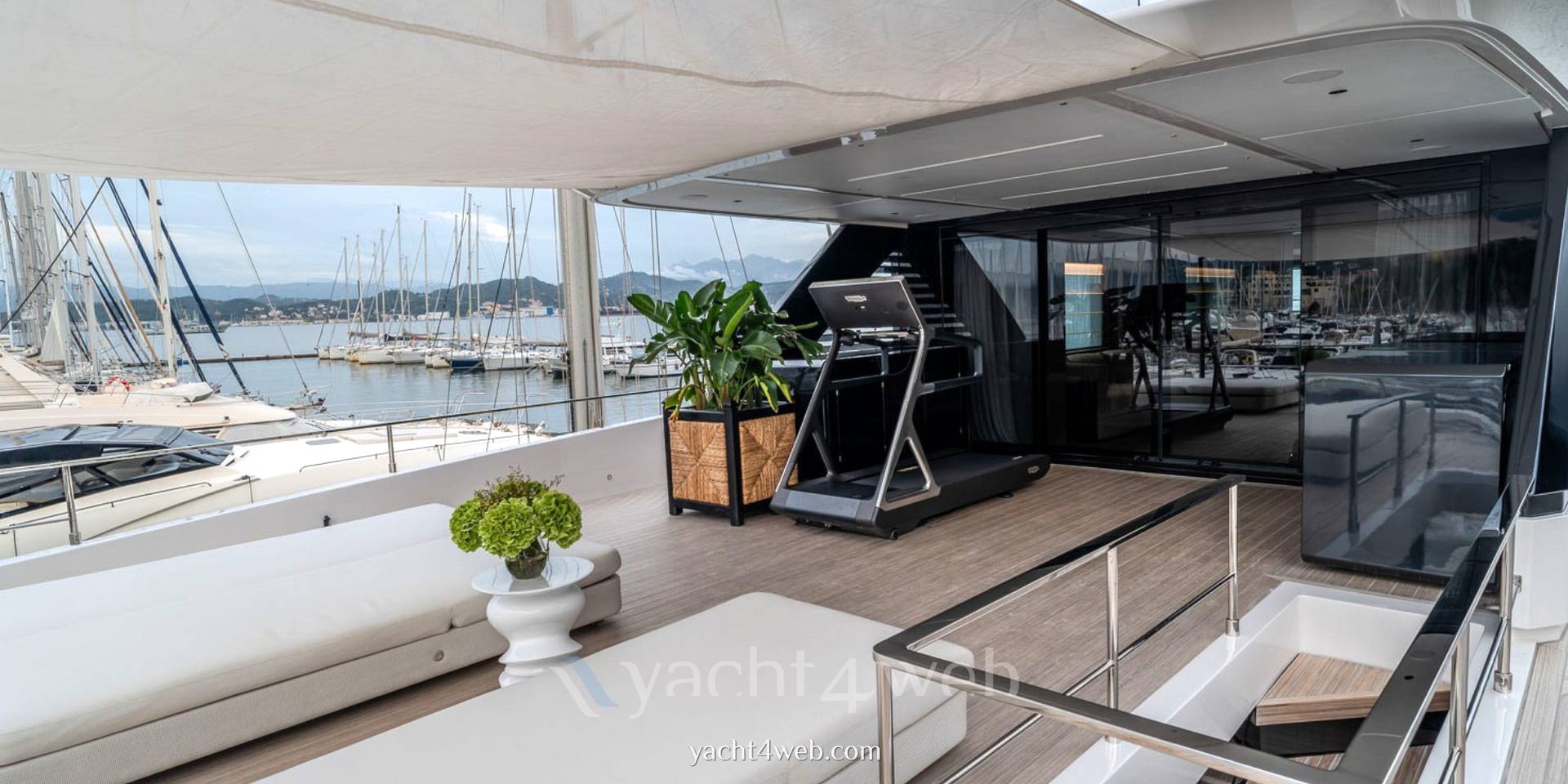 Ferretti spa Infynito 90