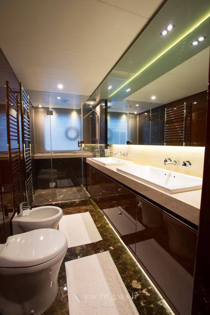 Princess 82 Flybridge – 25,50 metri – varo Hygienic service