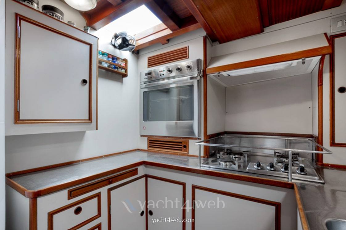 Sangermani 62 Oliria – 19 metri – varo 1976 里面: 详细