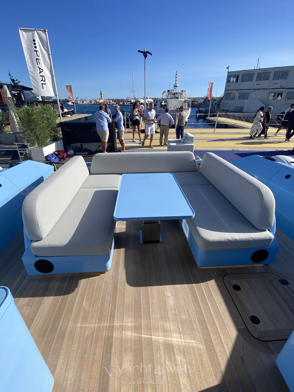 Glacier yacht 48 cabin Моторная яхта