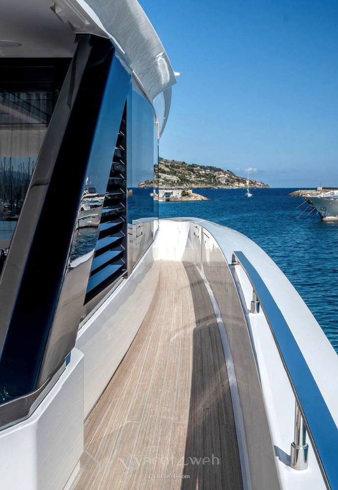 Ferretti spa Infynito 90 Motoryacht