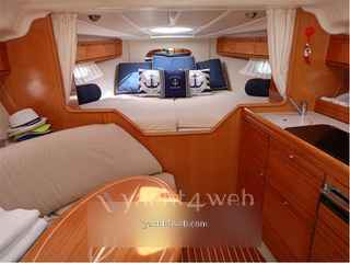 Bavaria 32 hardtop ht - Photo 7