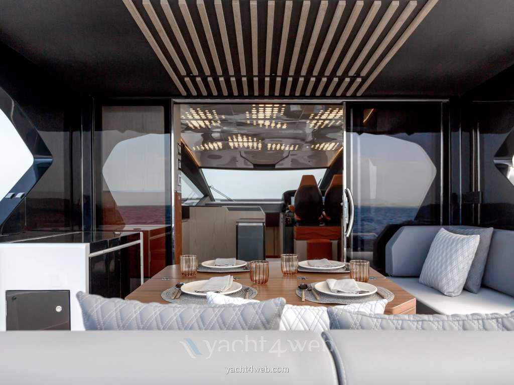 Astondoa 677 coupe Bateau à moteur nouveau en vente