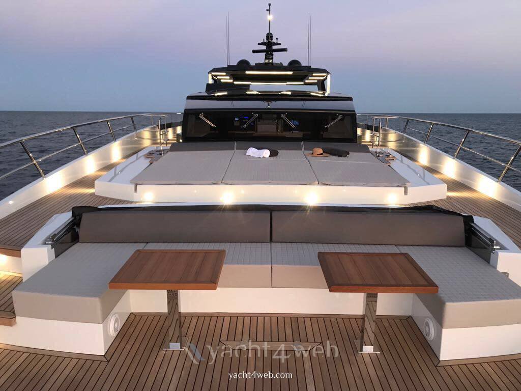 Astondoa 100 century Motoryacht verwendet