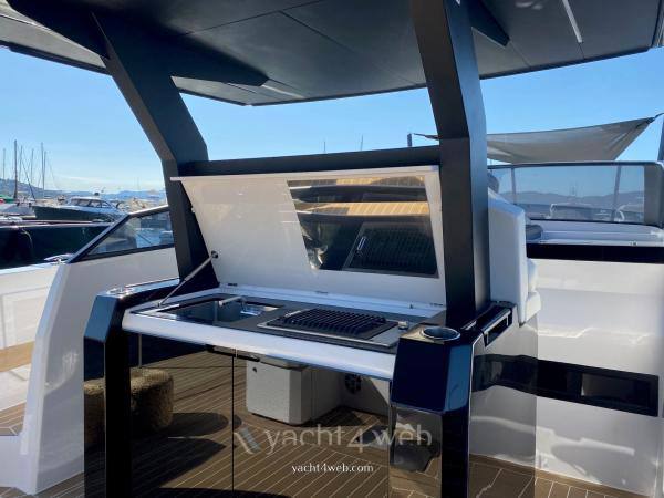 Rio yachts Daytona 50 bateau