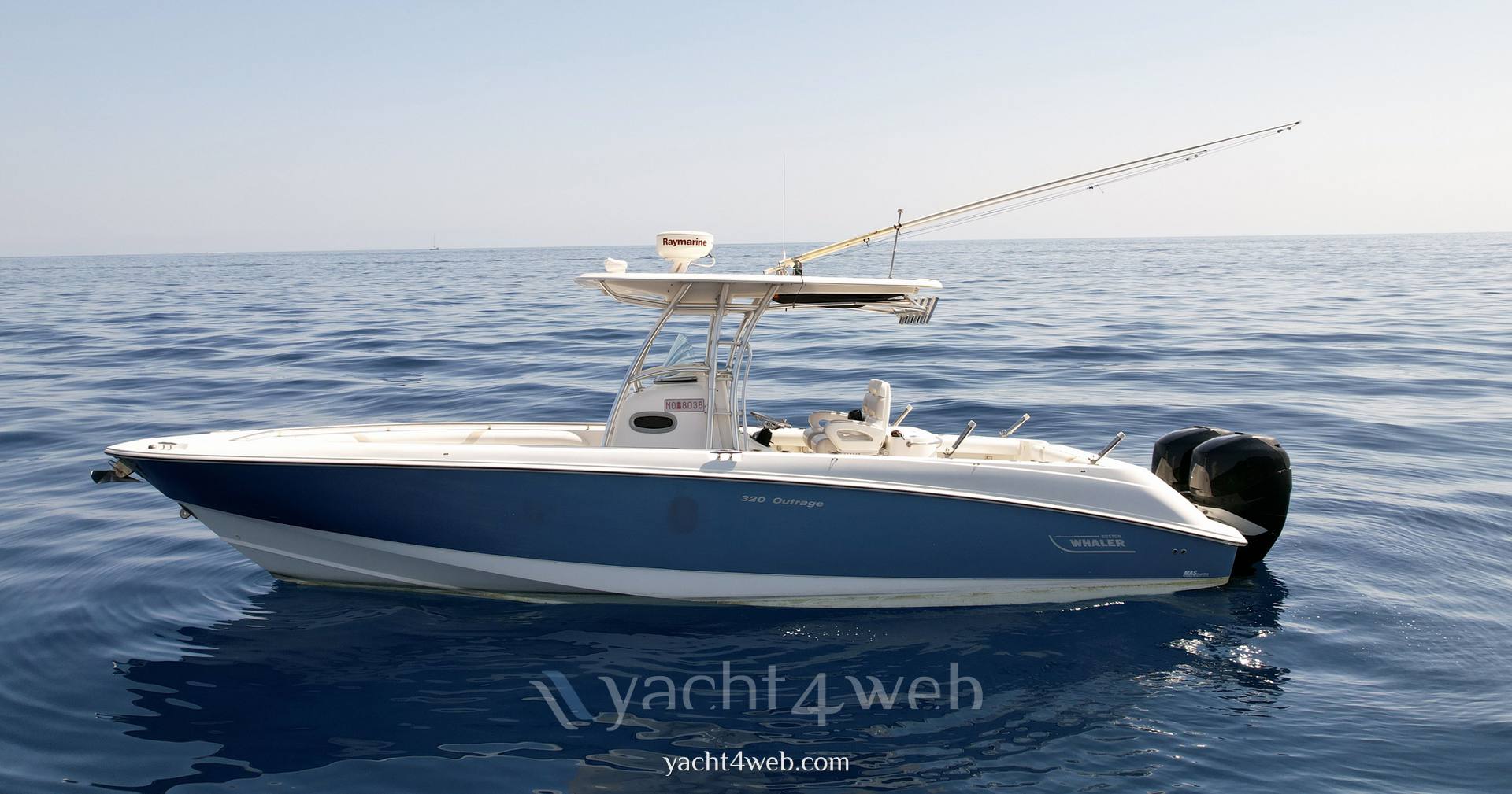 Boston whaler 320 Boat используется для продажи