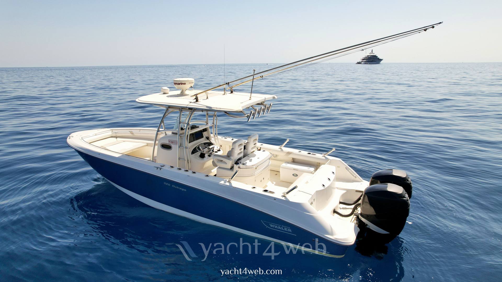 Boston whaler 320 Boat используется для продажи