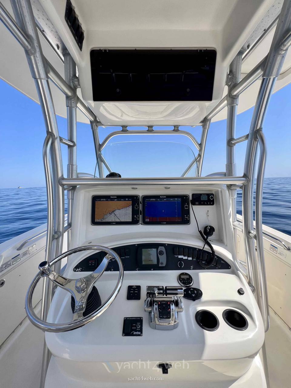 Boston whaler 320 boat