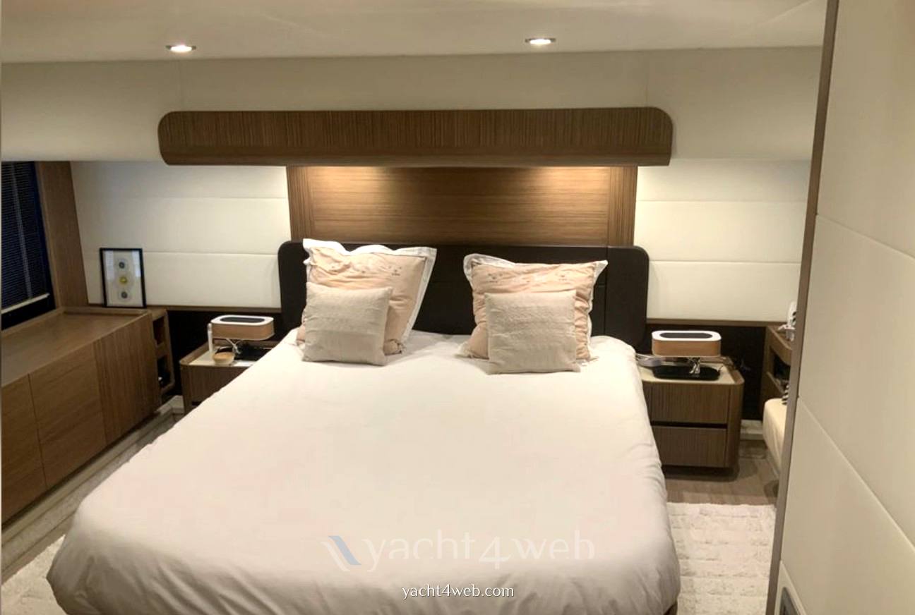 Absolute Navetta 52