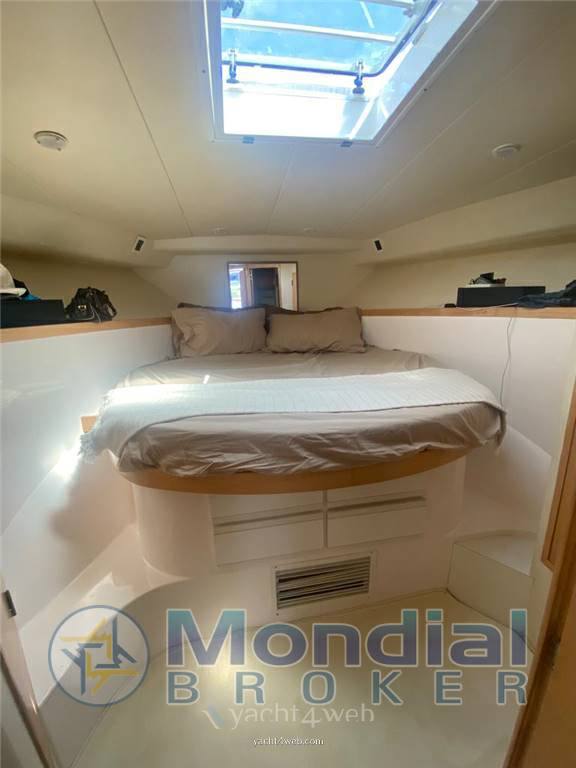 Bertram yacht 43 convertibile Barco de motor usado para venta