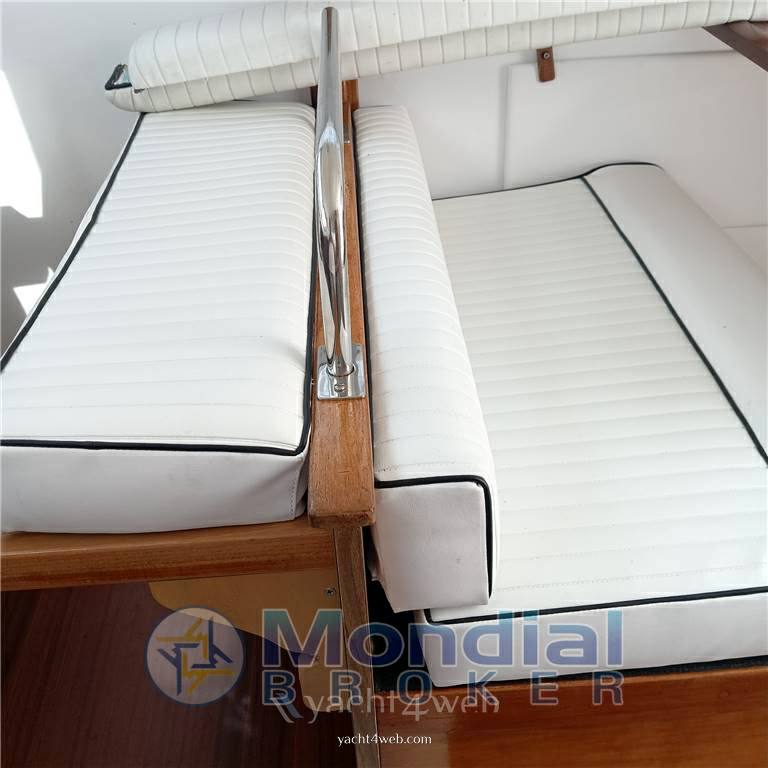 Bertram yacht 28' sport convertible Cabina di poppa usato