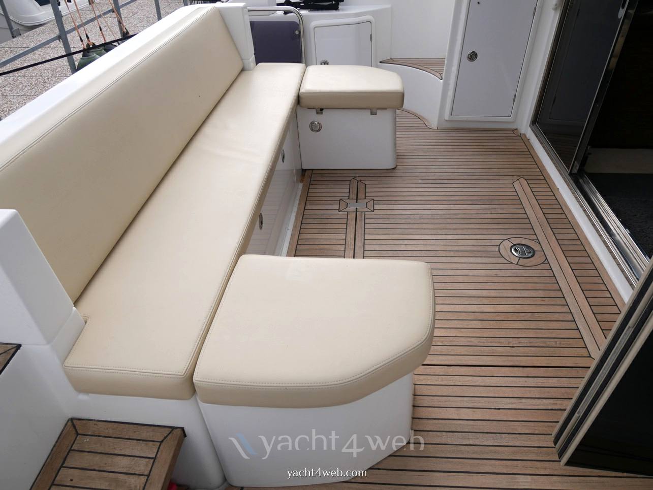 Azimut 40s